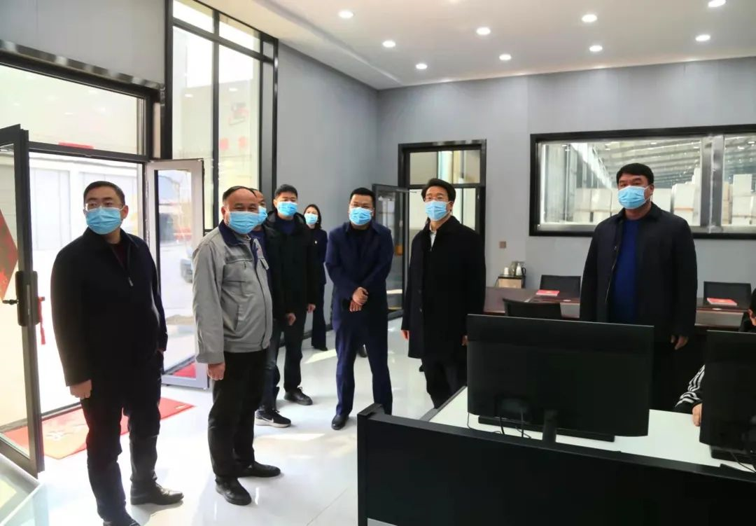 新密市市委副書記、市長程洋調研新密市正興耐火材料有限公司，送服務強信心，沖刺首季“開門紅”！(圖1)